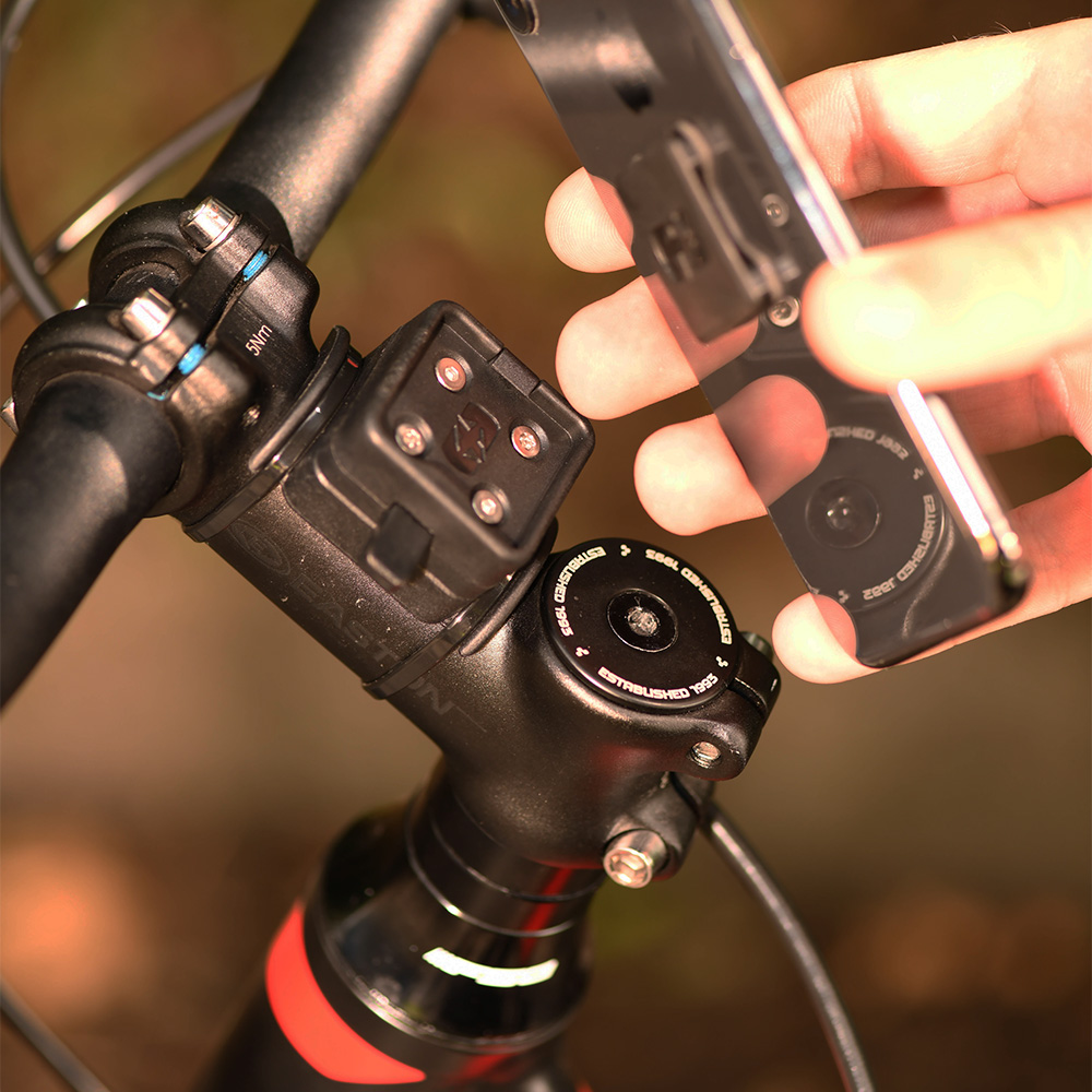 CLIQR Universal Handlebar stem mount