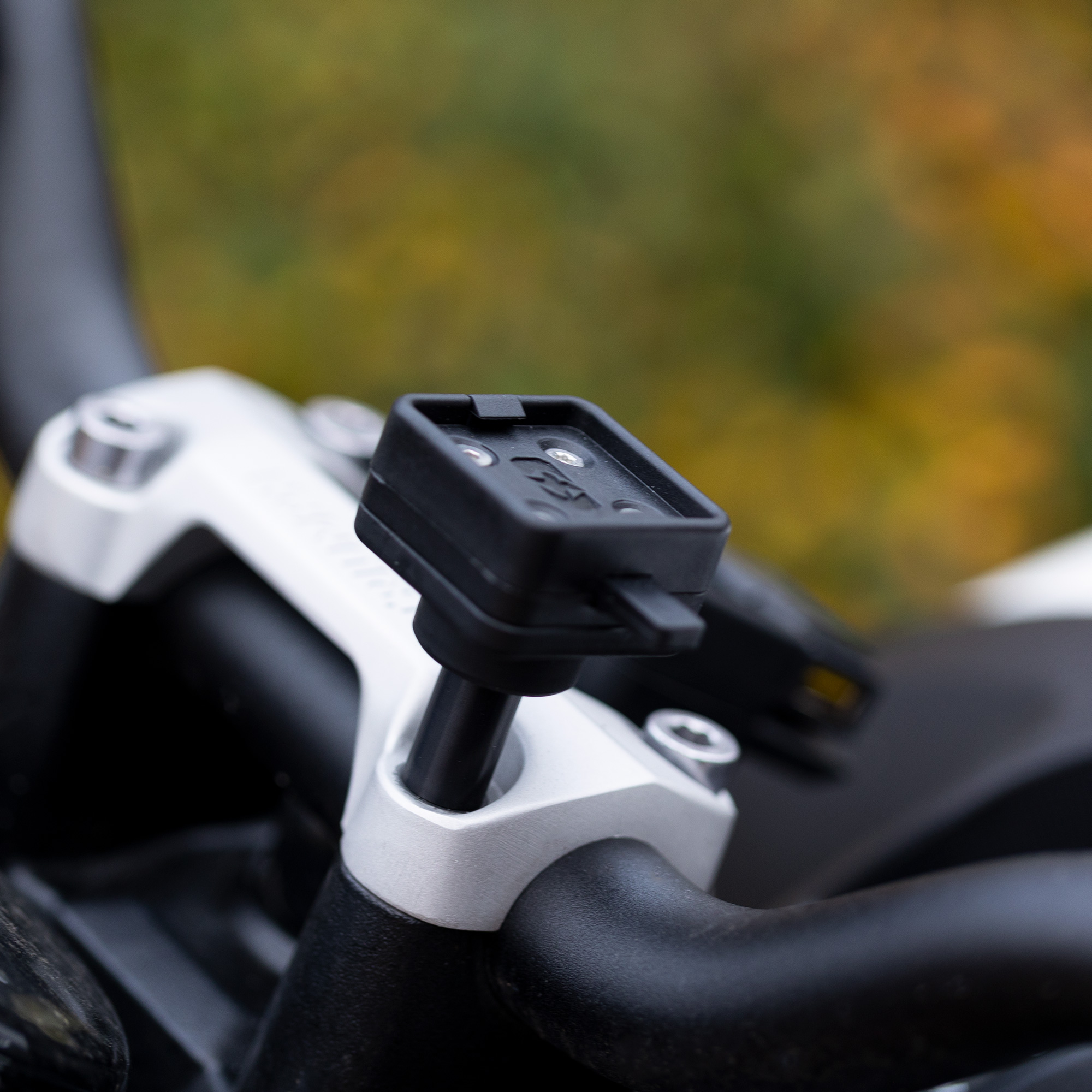 CLIQR Universal Handlebar Riser Mount