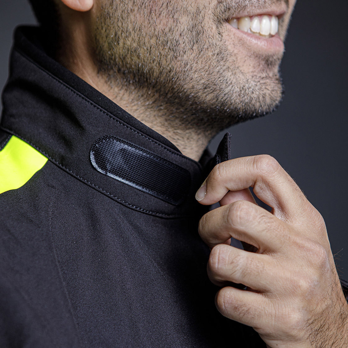 4 Neck adjustment closure