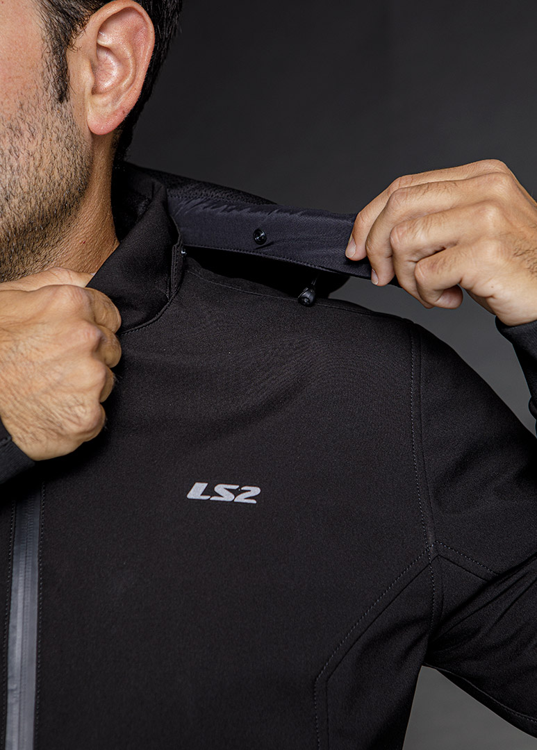 773x1080 BOLTON detalle Detachable hood