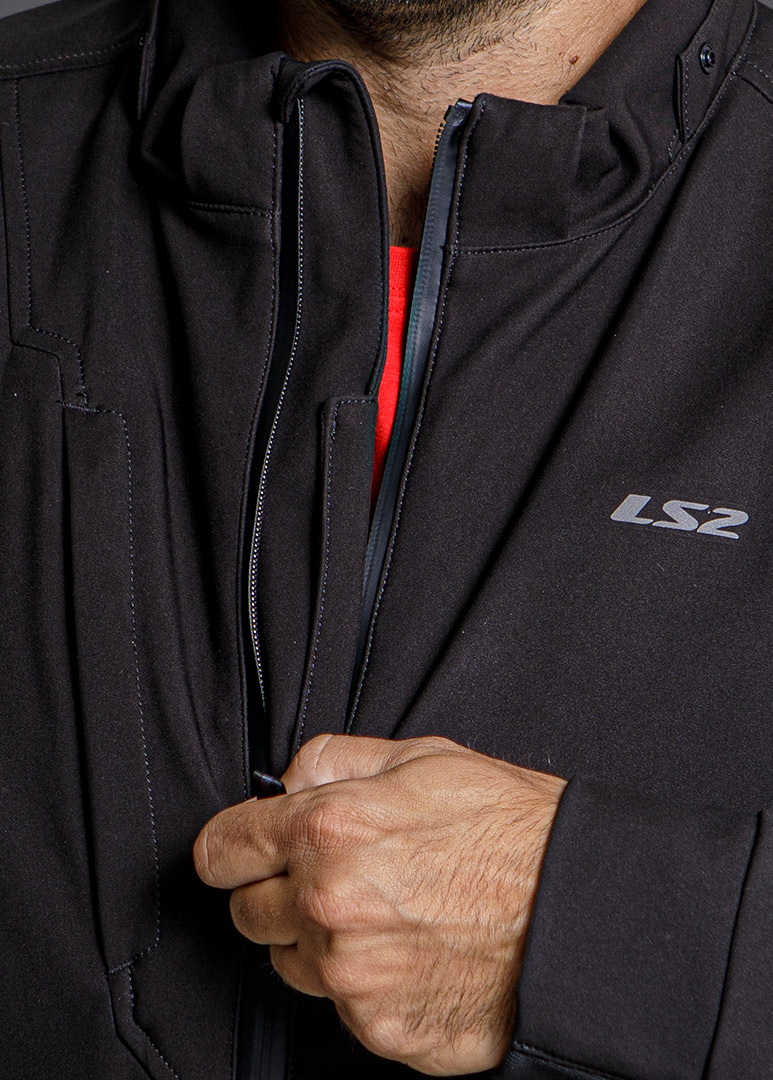 773x1080 BOLTON detalle Waterproof Zip front closure