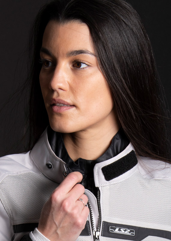 2 Collar velcro adjustment