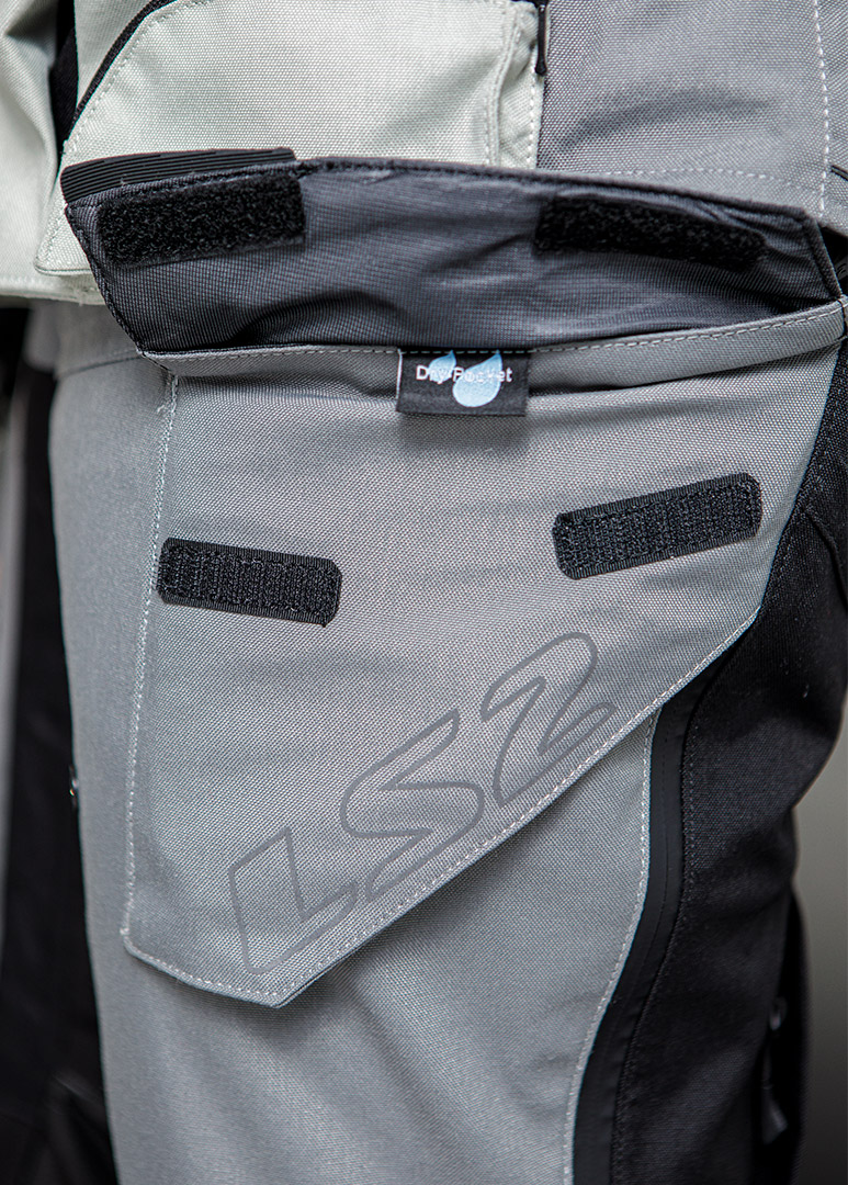 773x1080 APOLLOpants detalle 1 Waterproof cargo pockets   