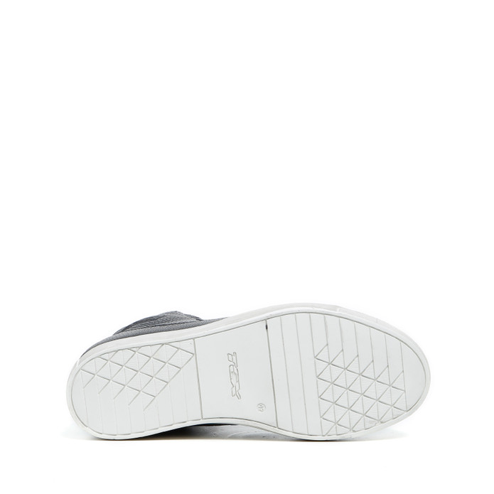 a8827b12 1de7 4690 81d0 b38d451a914d