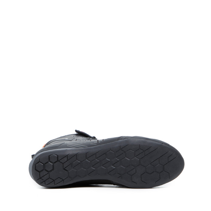 b0995c55 5666 41c2 a8a3 2e20786e3ddc